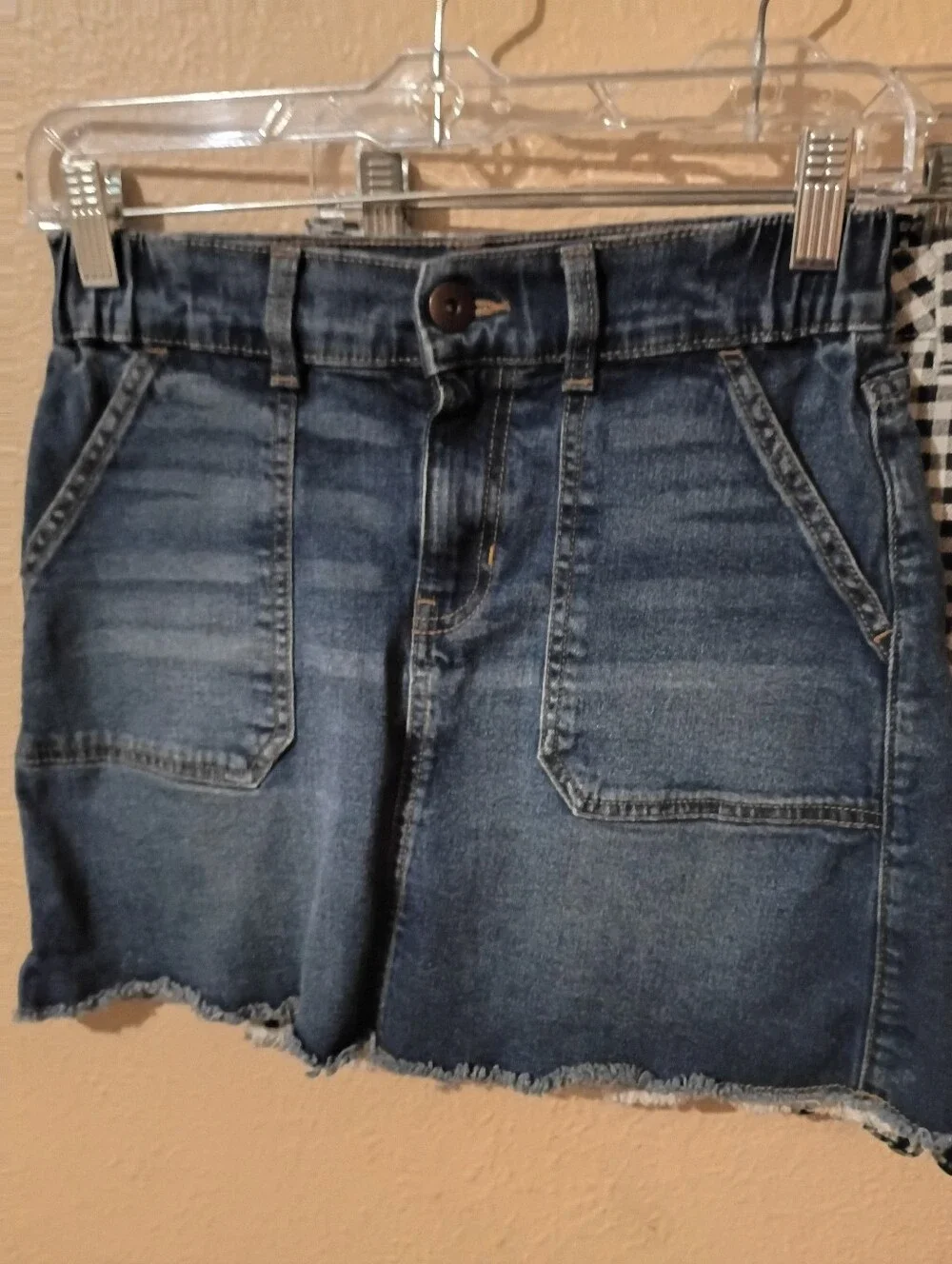 JUNIORS SIZE SMALL BUNDLE 3 SKIRTS 1 SHORTS + Free Item